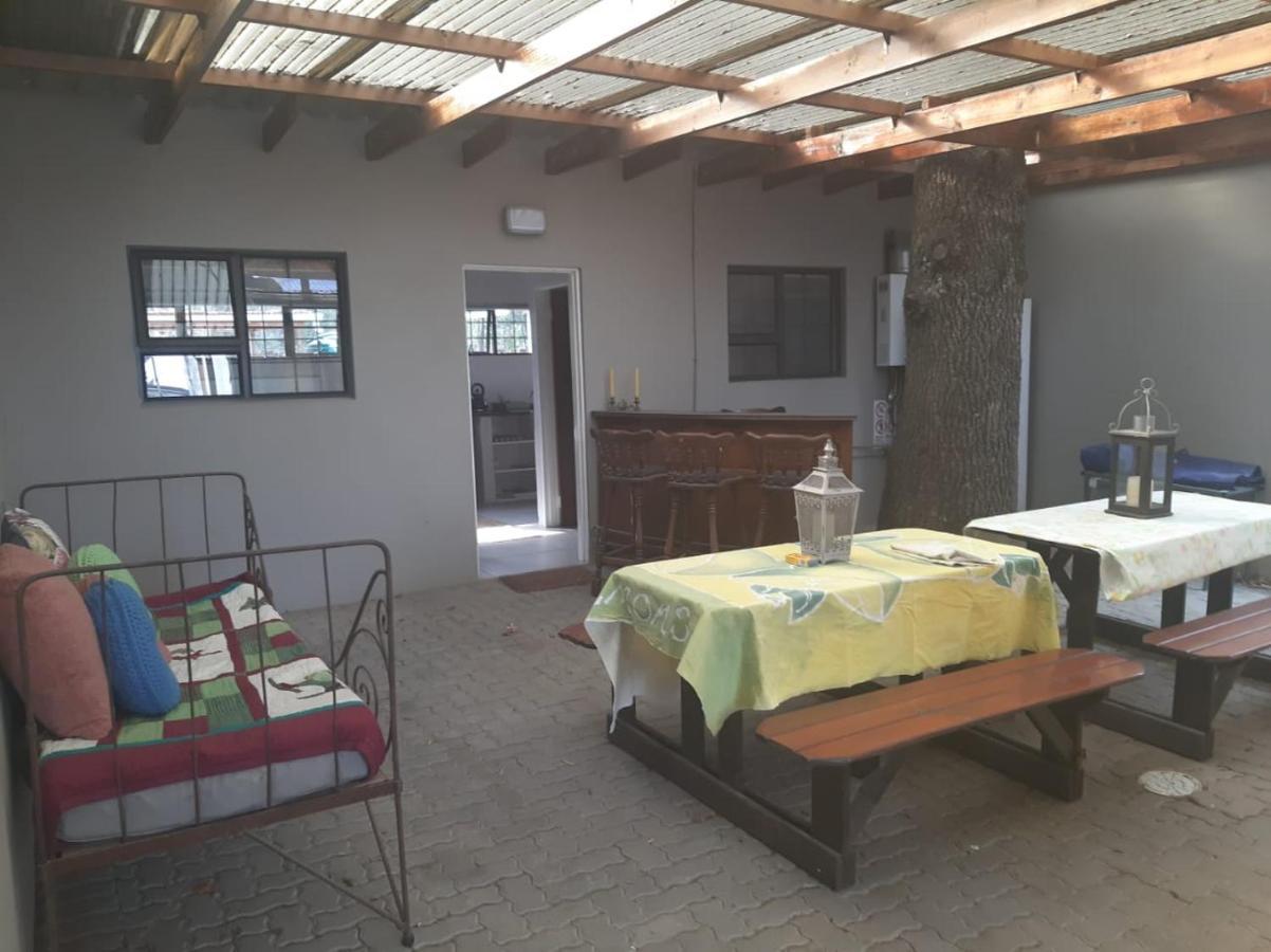 Camroshell Hotel Hogsback Buitenkant foto